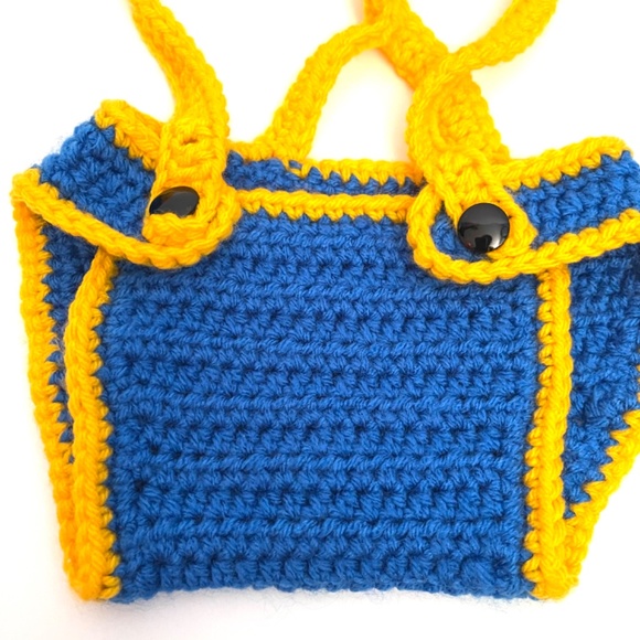 Handmade Crocheted Minion Hat Set- Newborn photos outfit - Picture 6 of 6